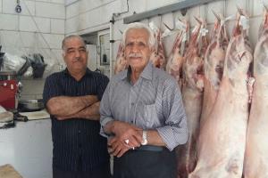 این قصابی به همه گوشت می‌دهد!